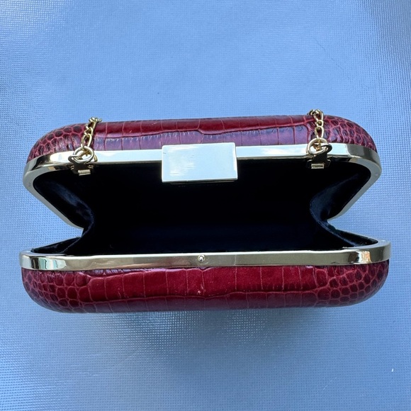 Banana Republic Croc Embossed Clutch - Picture 4 of 6